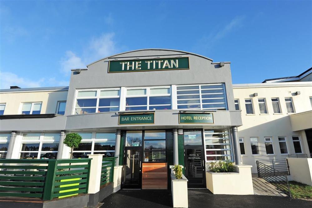 The Titan Hotell Clydebank Eksteriør bilde