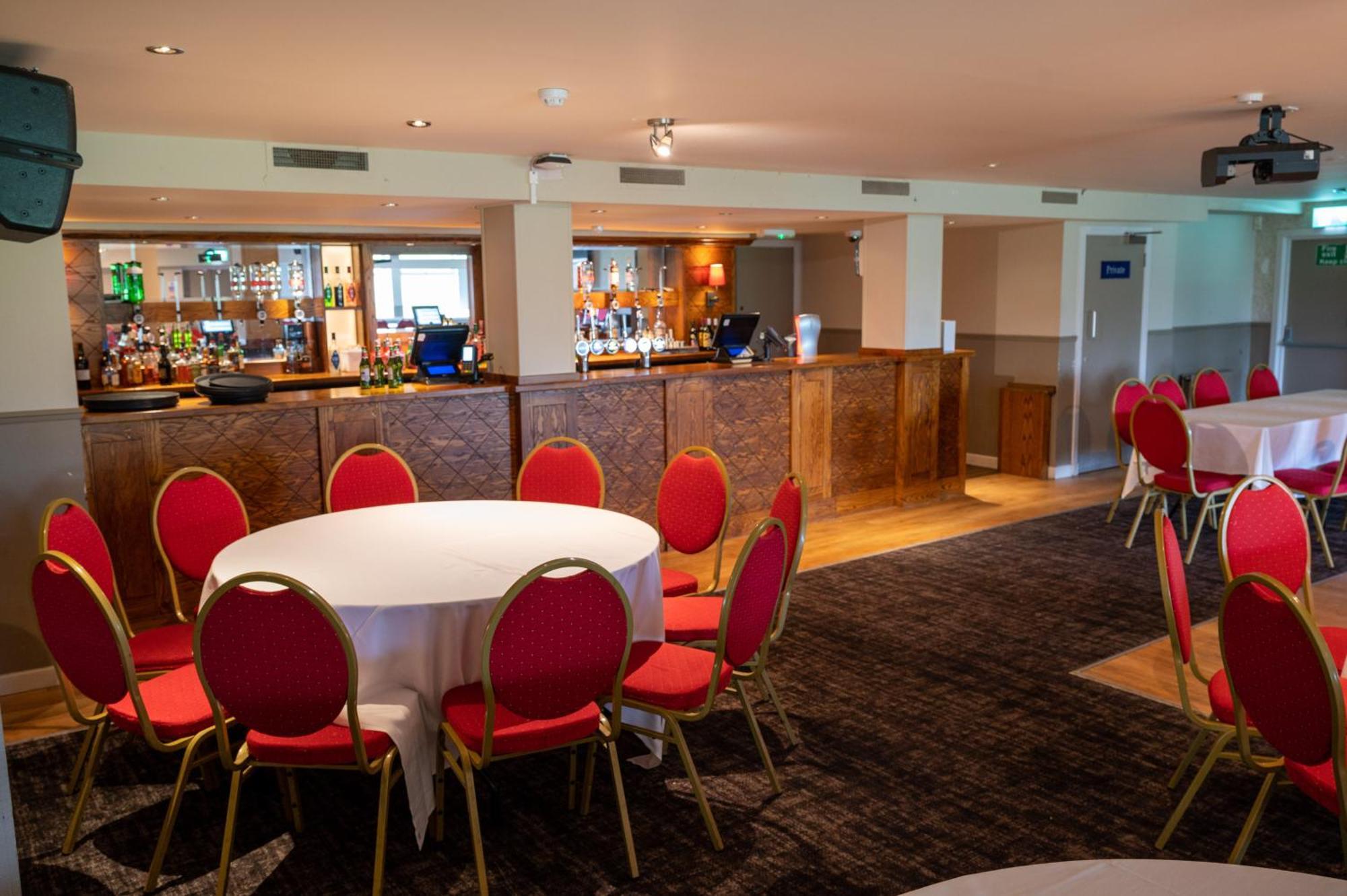 The Titan Hotell Clydebank Eksteriør bilde