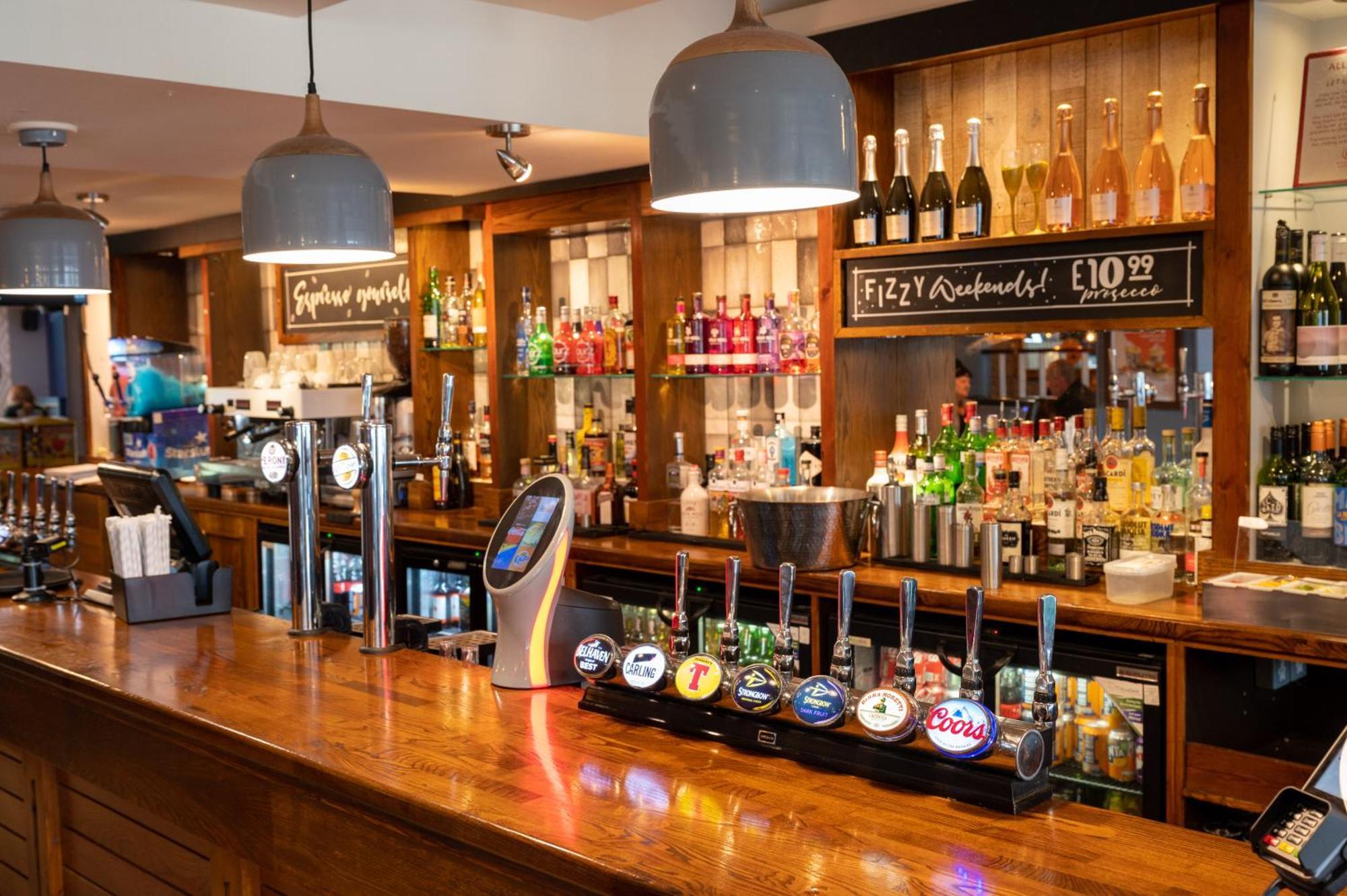 The Titan Hotell Clydebank Eksteriør bilde
