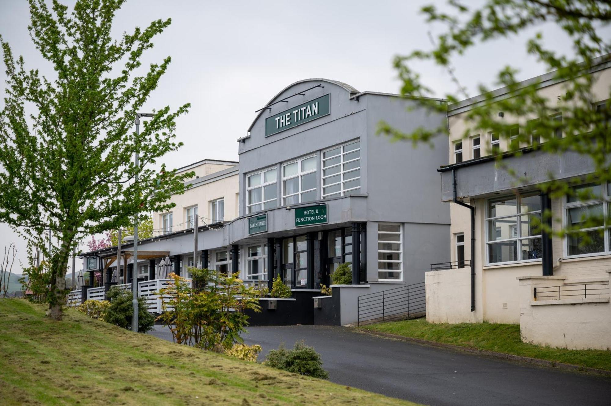 The Titan Hotell Clydebank Eksteriør bilde