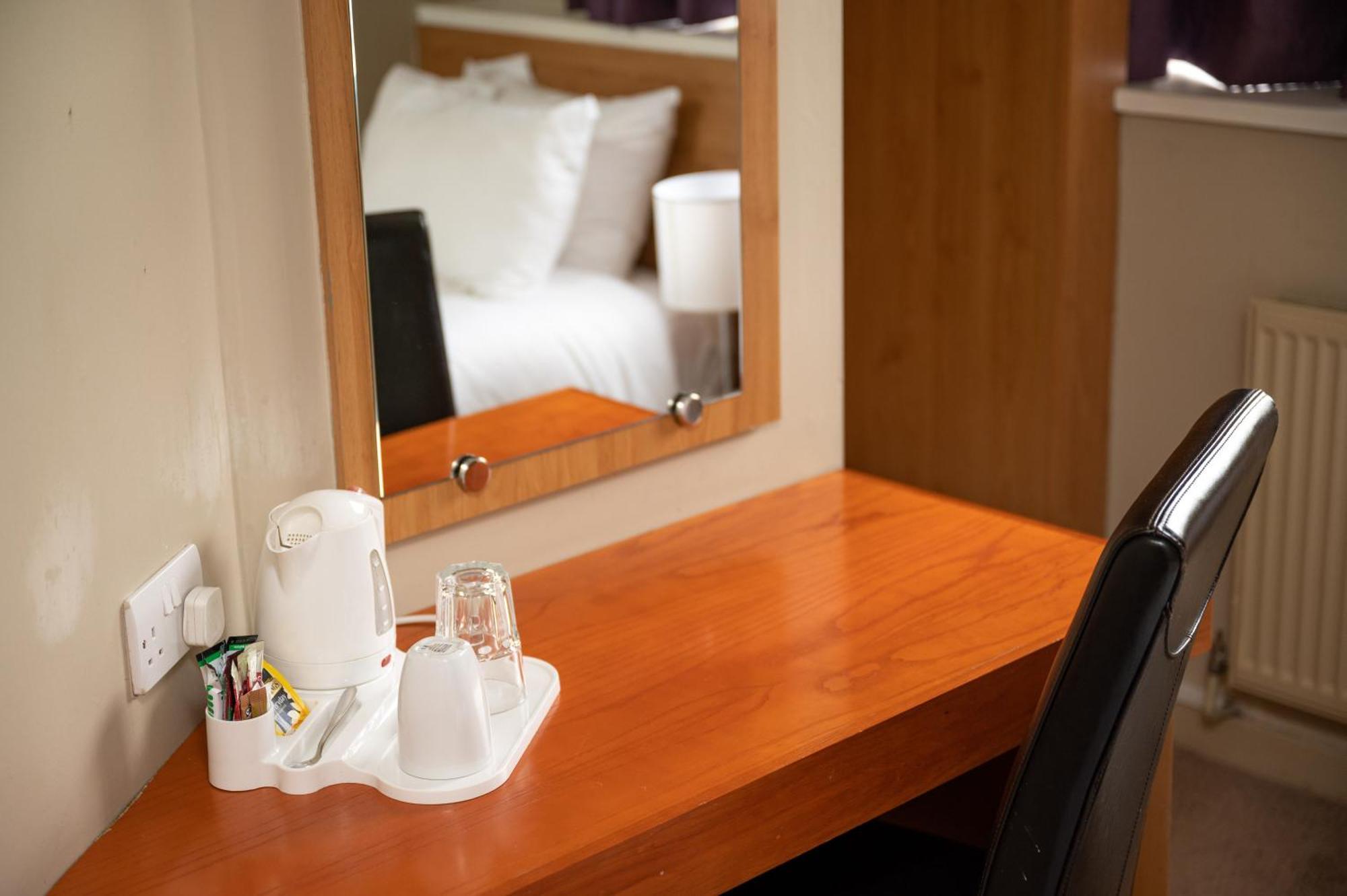 The Titan Hotell Clydebank Eksteriør bilde