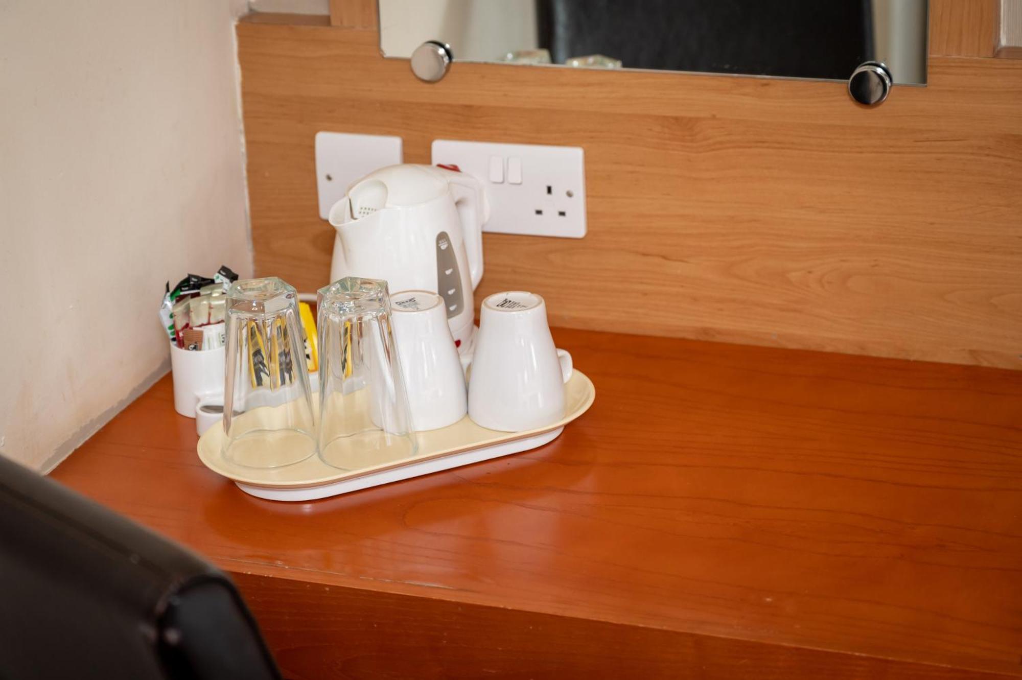 The Titan Hotell Clydebank Eksteriør bilde