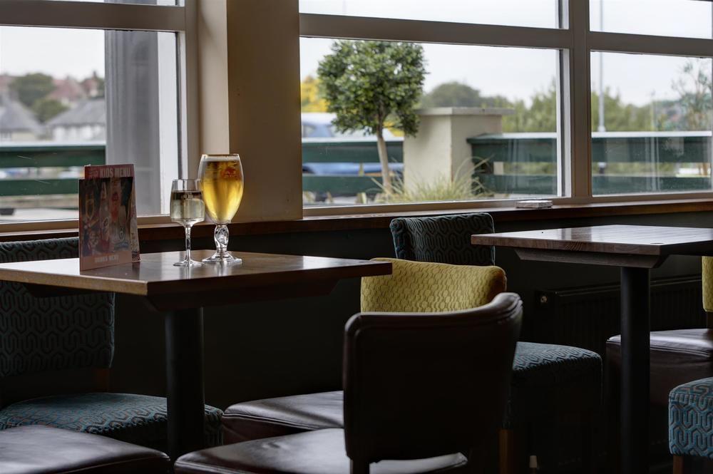 The Titan Hotell Clydebank Eksteriør bilde