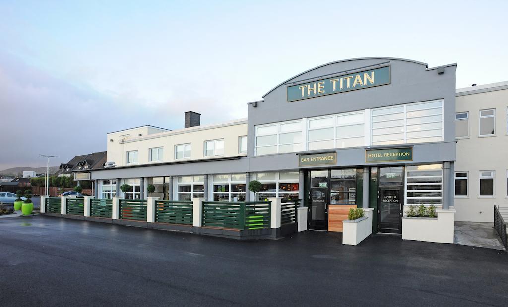 The Titan Hotell Clydebank Eksteriør bilde